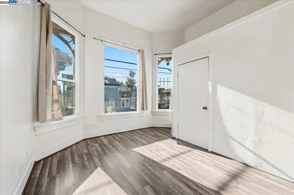 856 21st Street Oakland CA 94607