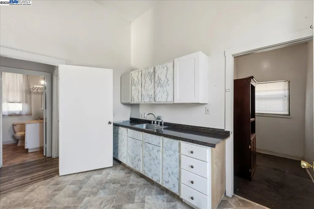 856 21st Street Oakland CA 94607