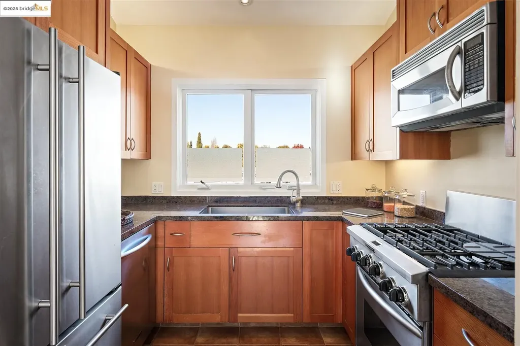 6555 Shattuck Avenue Oakland CA 94609