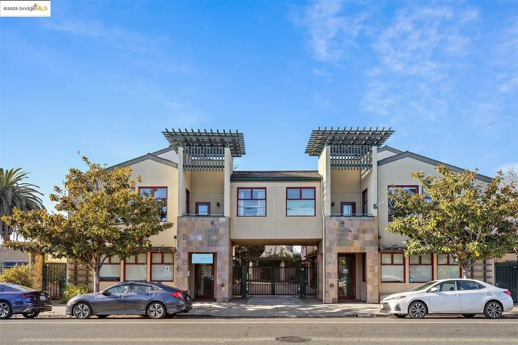 6555 Shattuck Avenue Oakland CA 94609