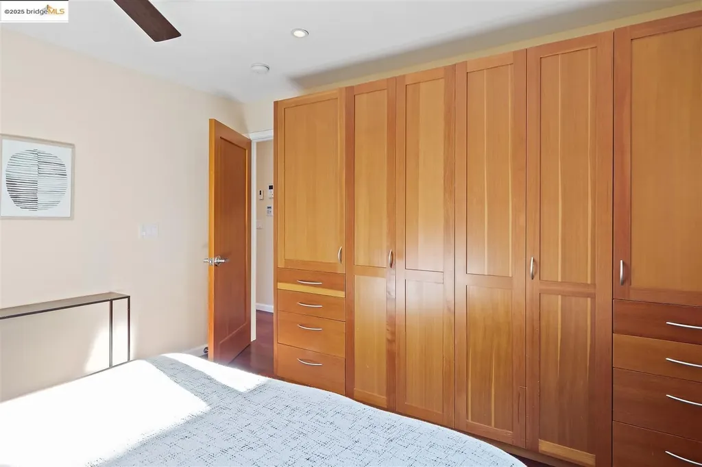 6555 Shattuck Avenue Oakland CA 94609