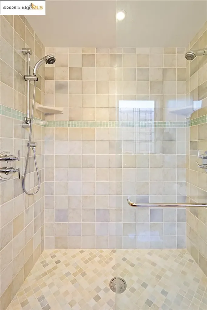 6555 Shattuck Avenue Oakland CA 94609