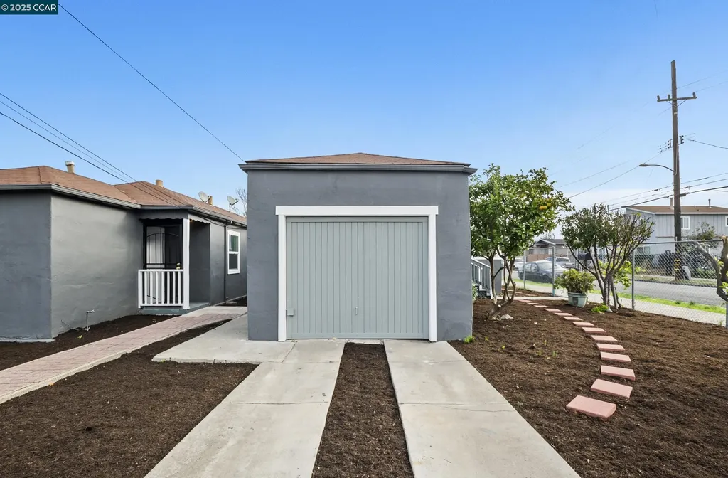 9028 A Street Oakland CA 94603