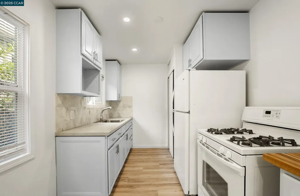 9028 A Street Oakland CA 94603