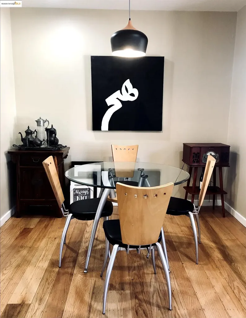 Albany CA, 986 Kains Avenue