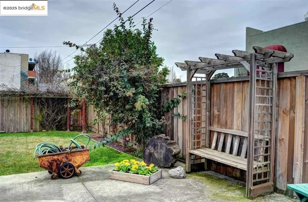 986 Kains Avenue Albany CA 94705