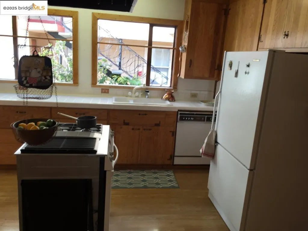 986 Kains Avenue Albany CA 94705