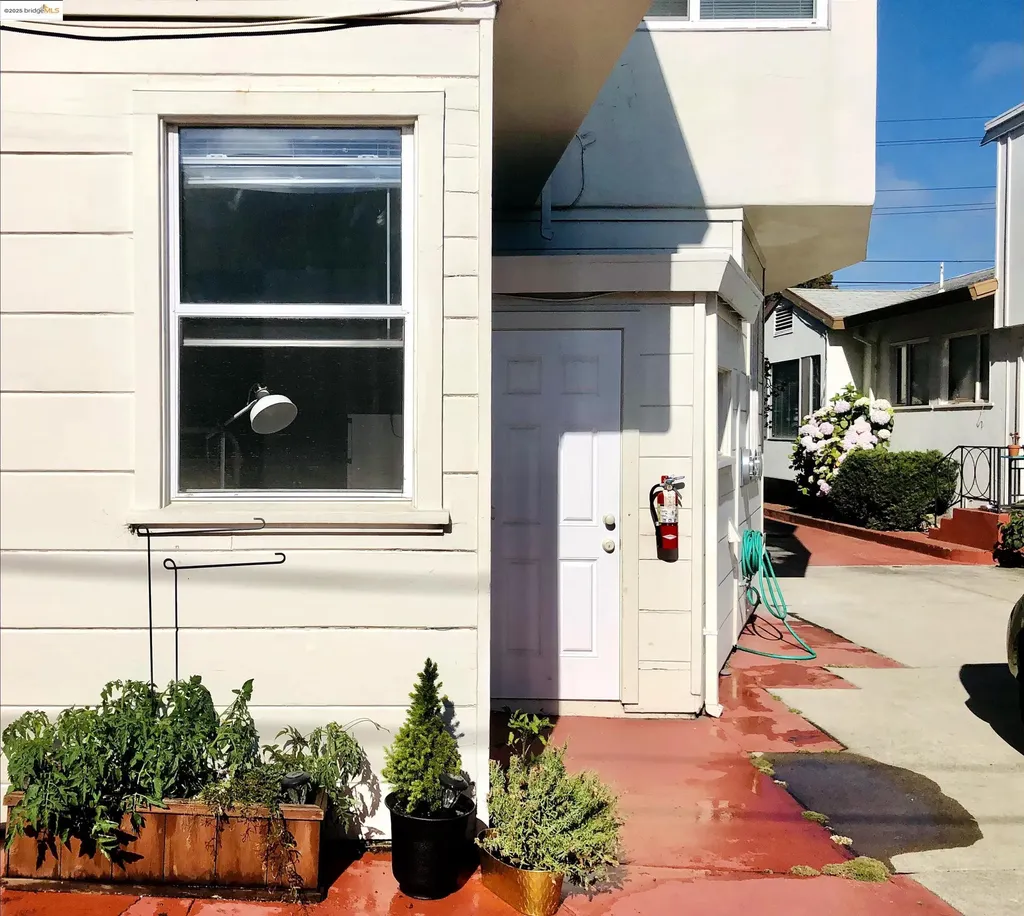 986 Kains Avenue Albany CA 94705