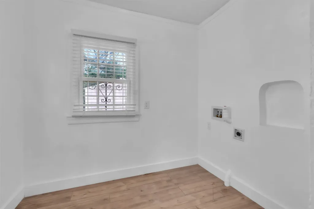 7818 Arthur Street Oakland CA 94605