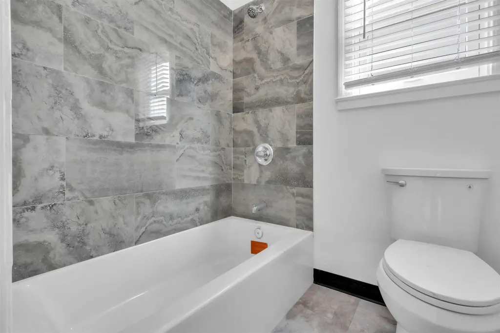 7818 Arthur Street Oakland CA 94605