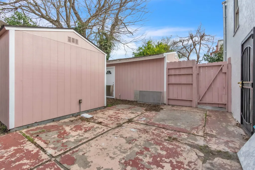 7818 Arthur Street Oakland CA 94605