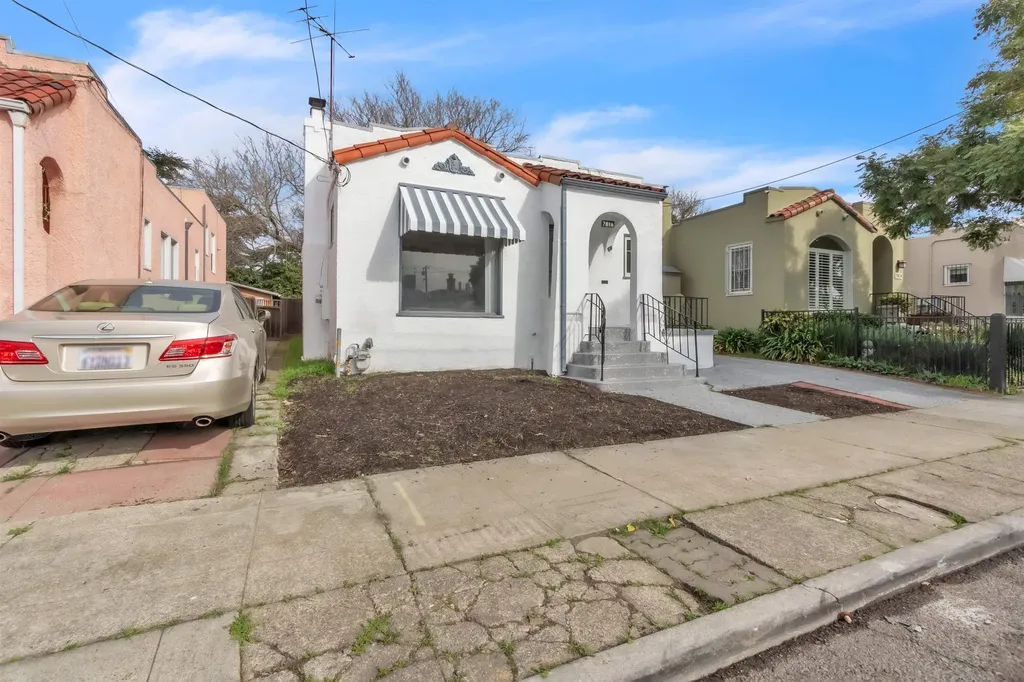 7818 Arthur Street Oakland CA 94605
