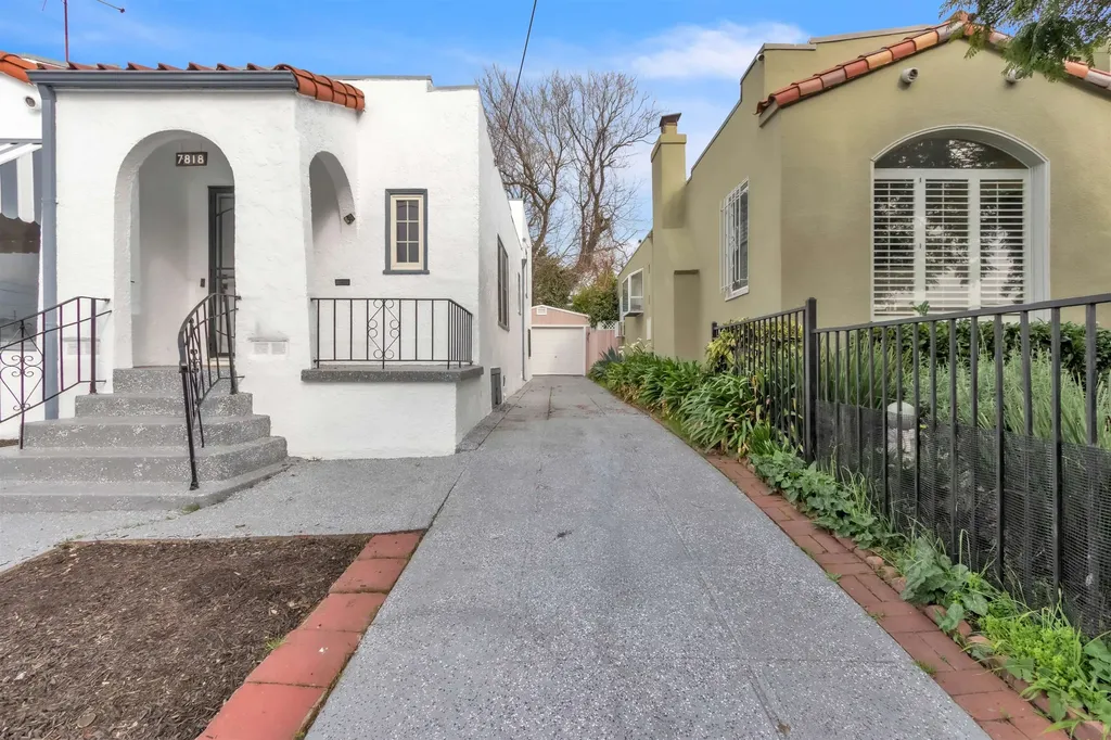 7818 Arthur Street Oakland CA 94605