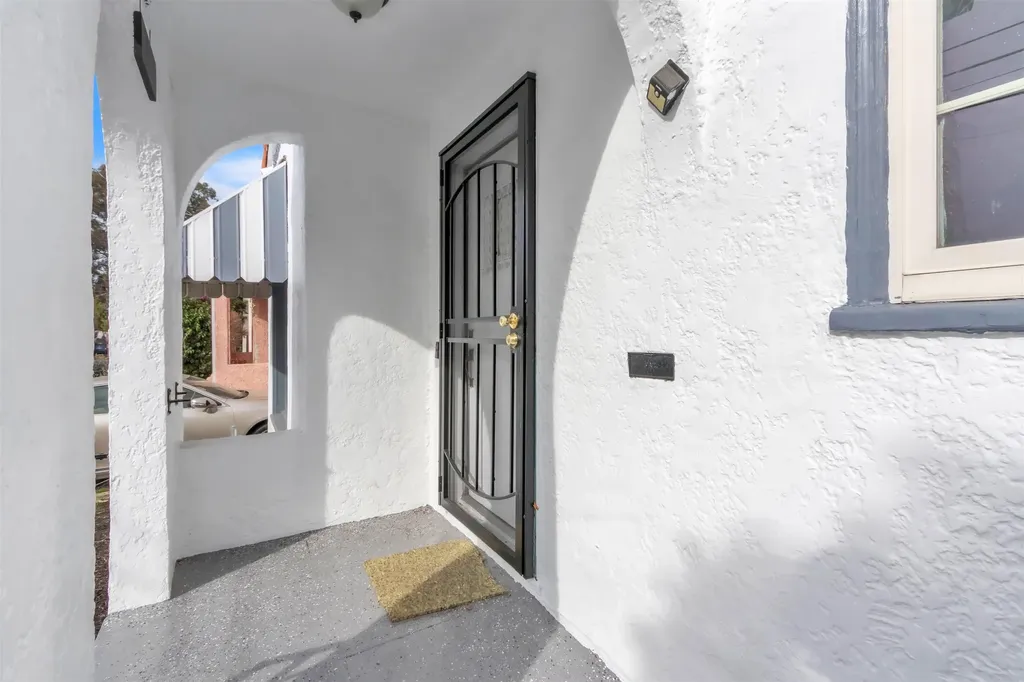 7818 Arthur Street Oakland CA 94605