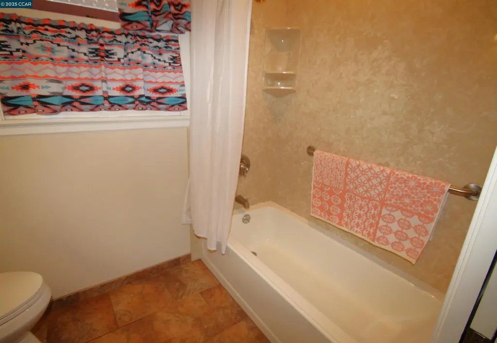 1002 Warren Street Martinez CA 94553