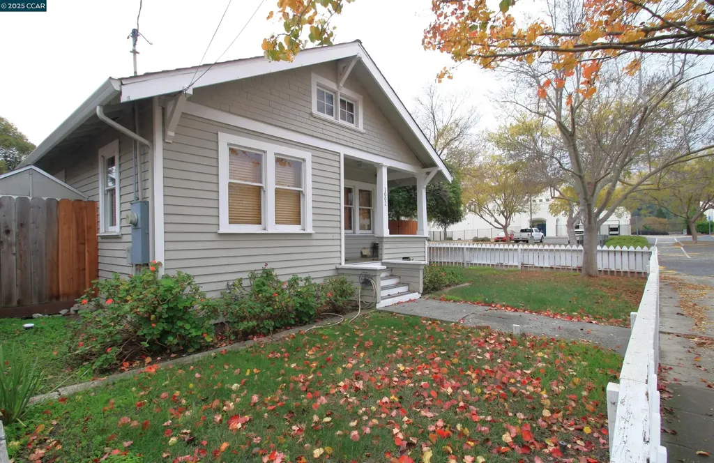 1002 Warren Street Martinez CA 94553