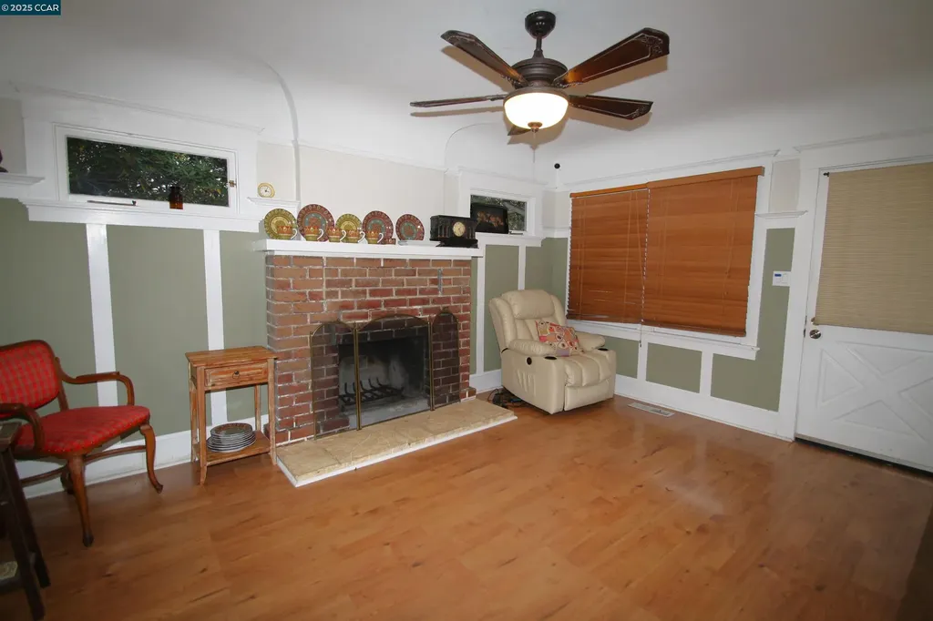 1002 Warren Street Martinez CA 94553