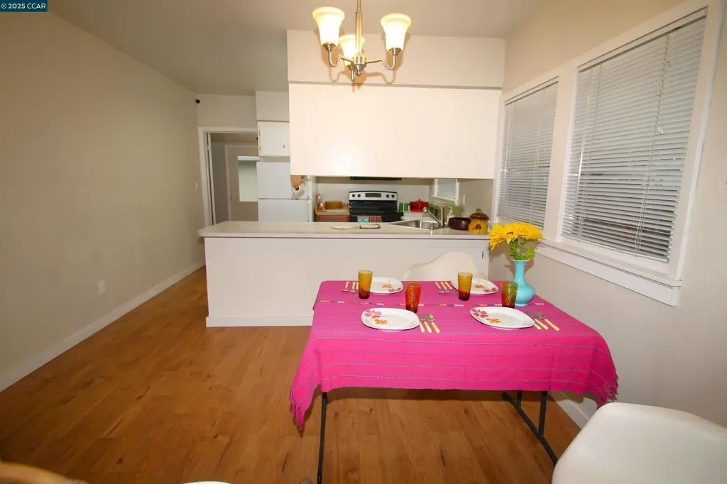 1002 Warren Street Martinez CA 94553