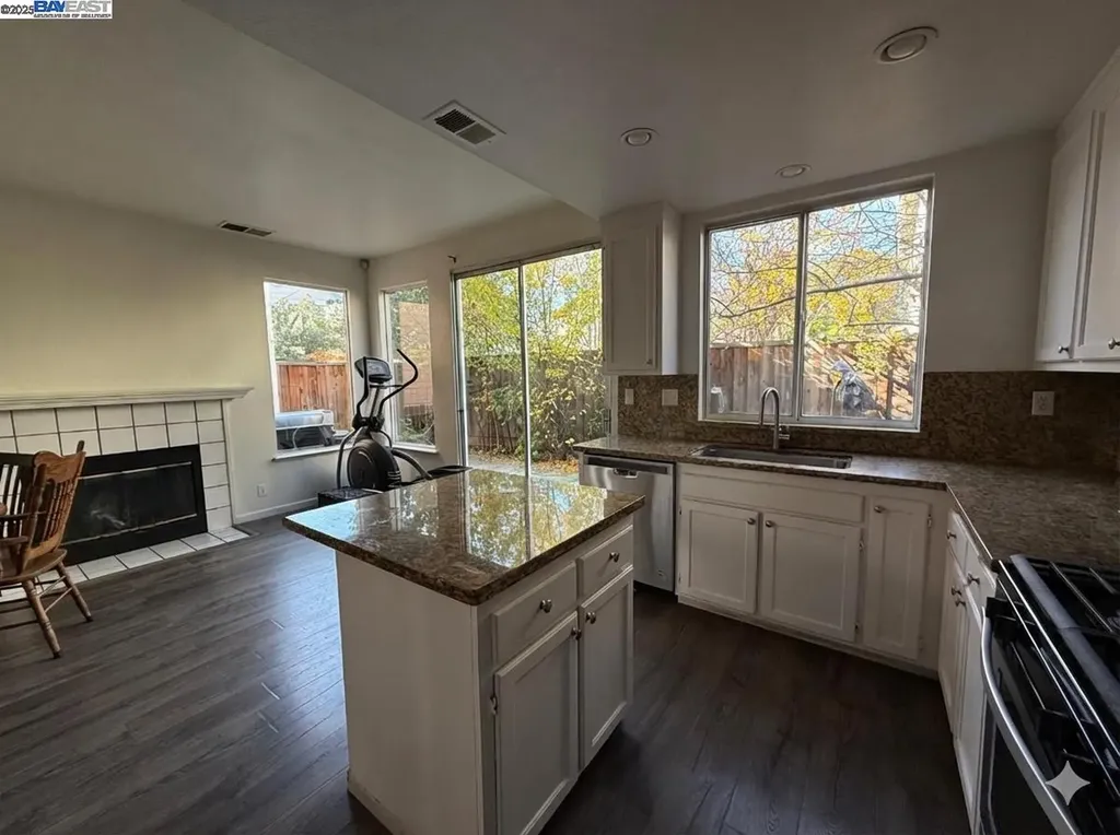 39965 Potrero Drive Newark CA 94560