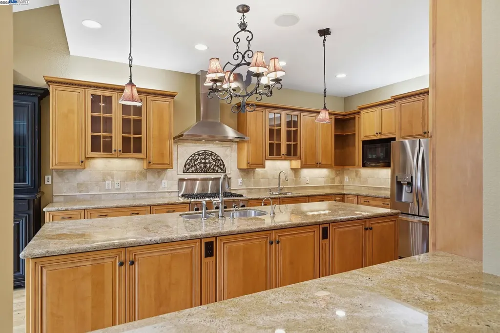 66 Oakridge Court Danville CA 94526