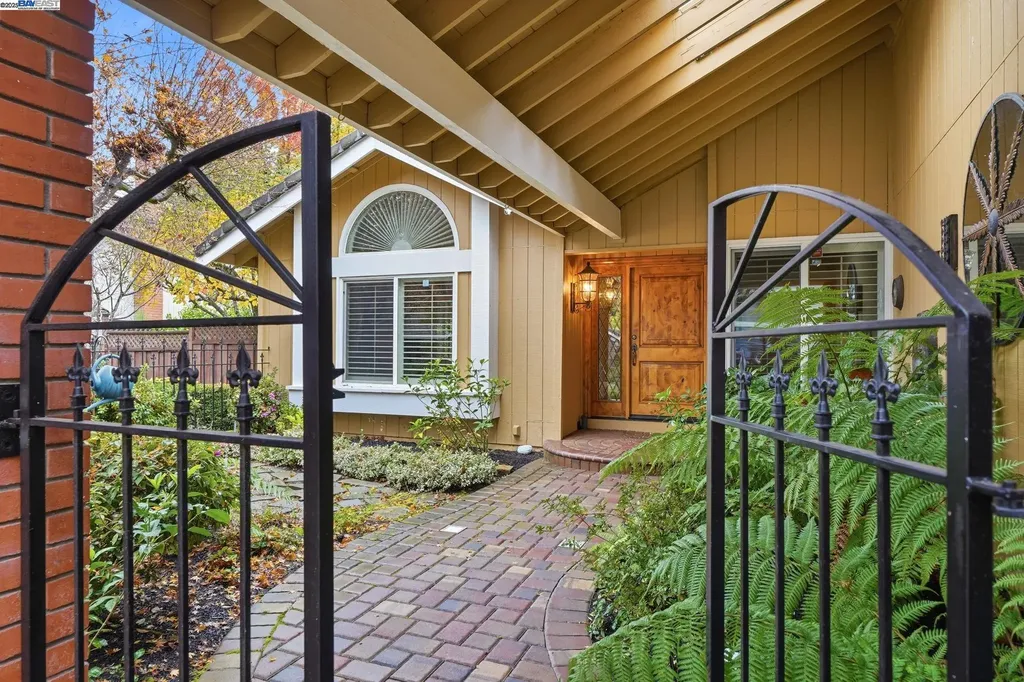 66 Oakridge Court Danville CA 94526