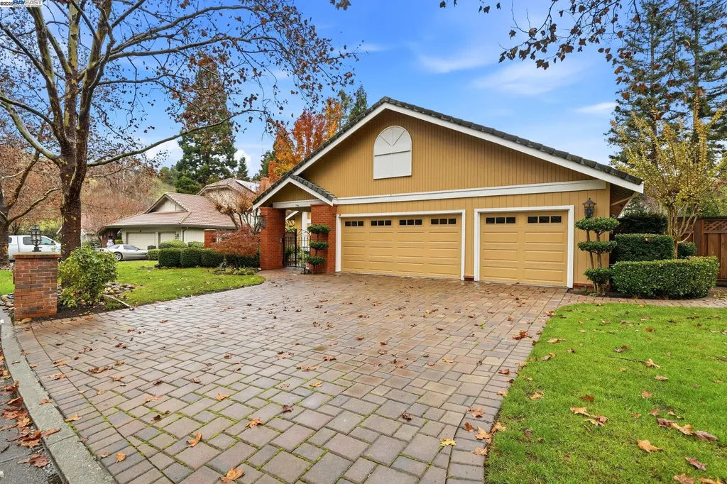 66 Oakridge Court Danville CA 94526