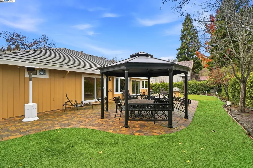 66 Oakridge Court Danville CA 94526