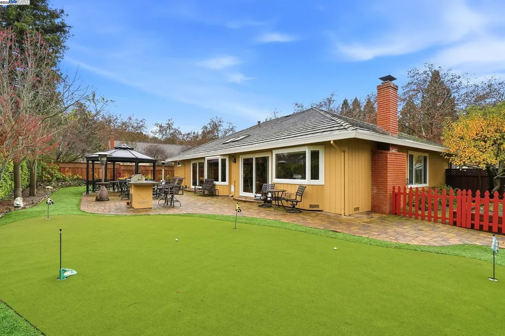 66 Oakridge Court Danville CA 94526