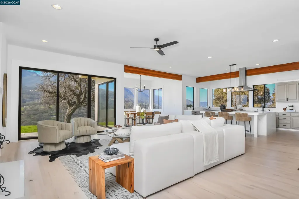 420 Leon Court Clayton CA 94517