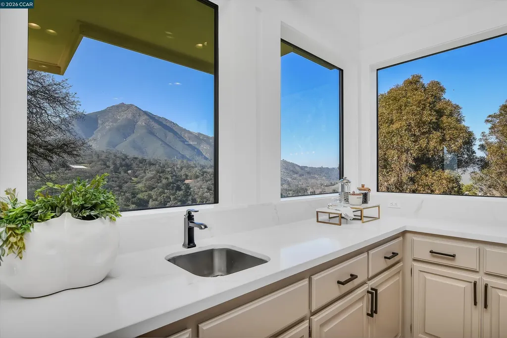 420 Leon Court Clayton CA 94517