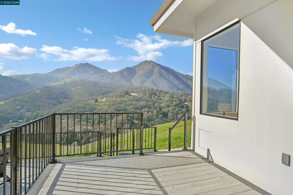 420 Leon Court Clayton CA 94517