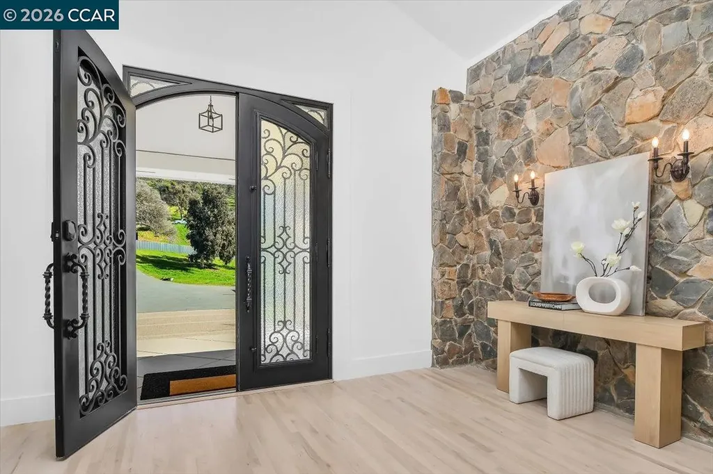 420 Leon Court Clayton CA 94517