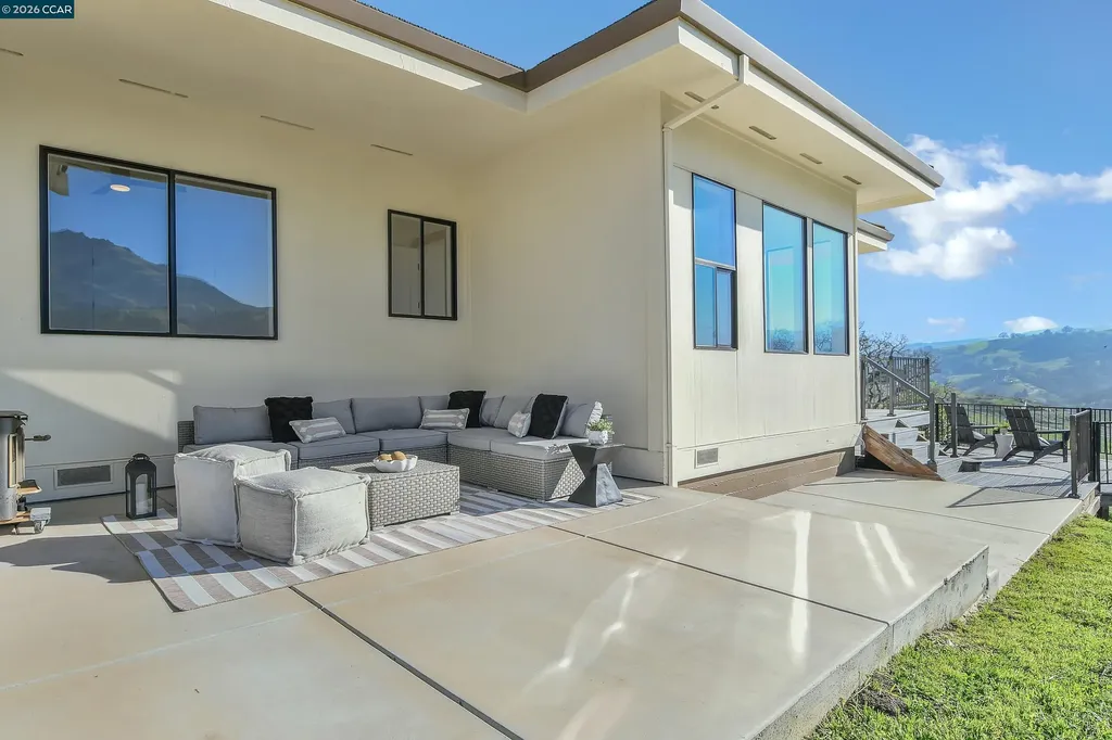 420 Leon Court Clayton CA 94517