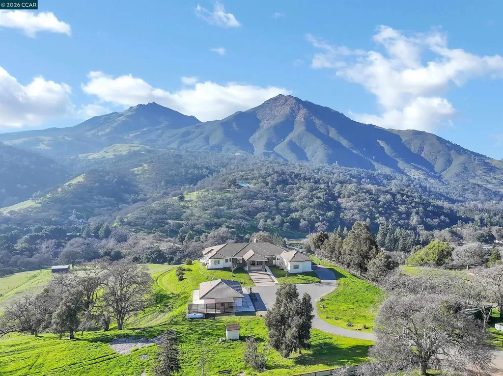 420 Leon Court Clayton CA 94517