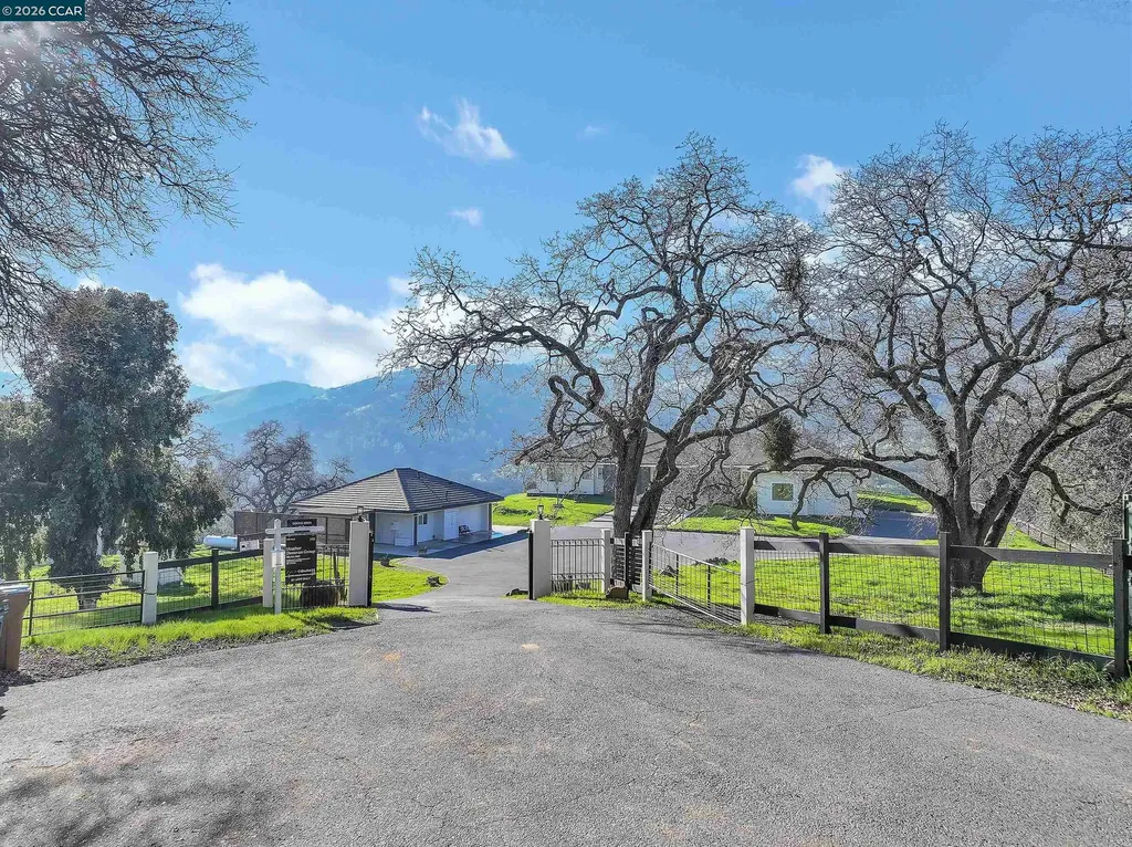 420 Leon Court Clayton CA 94517