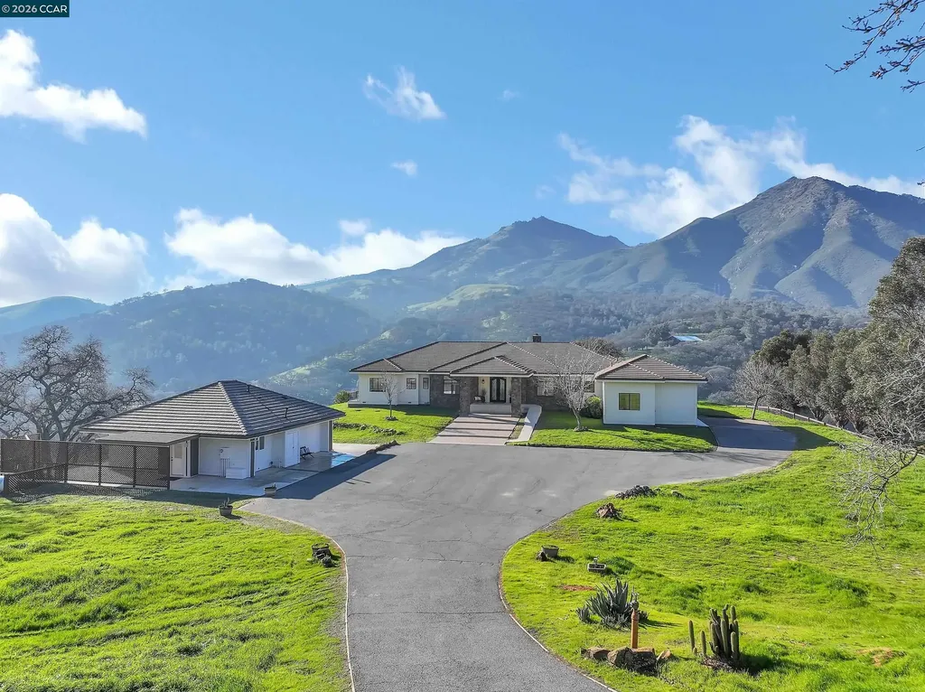 420 Leon Court Clayton CA 94517