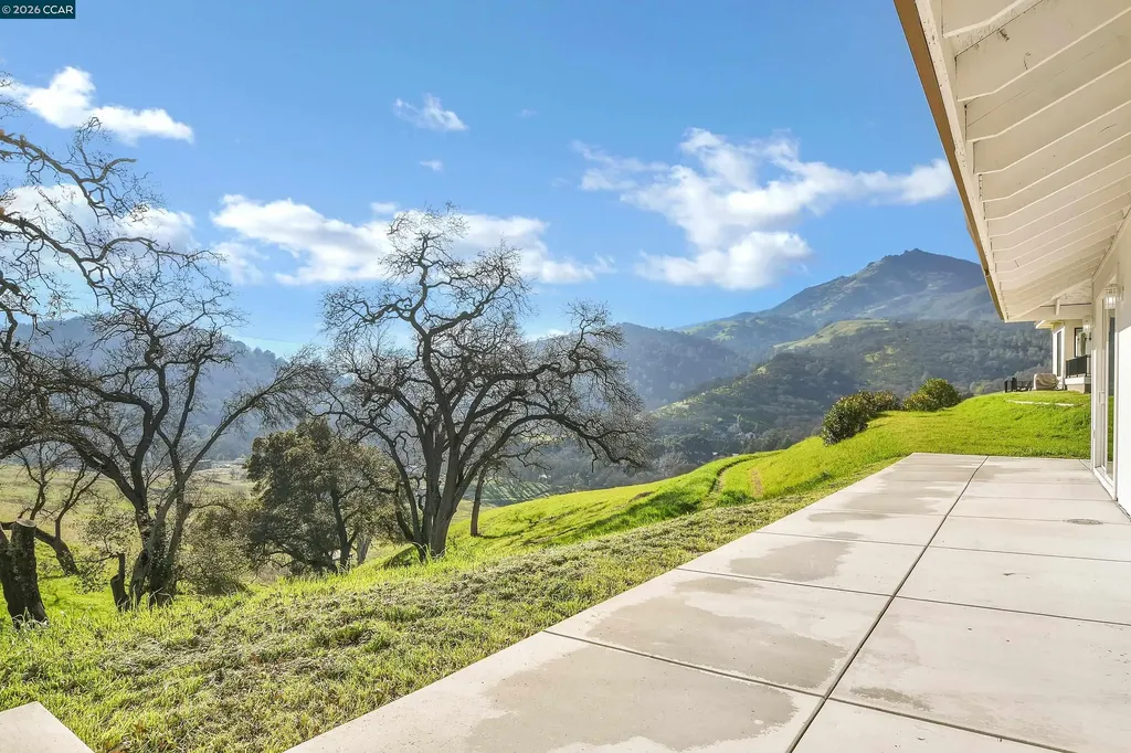 420 Leon Court Clayton CA 94517