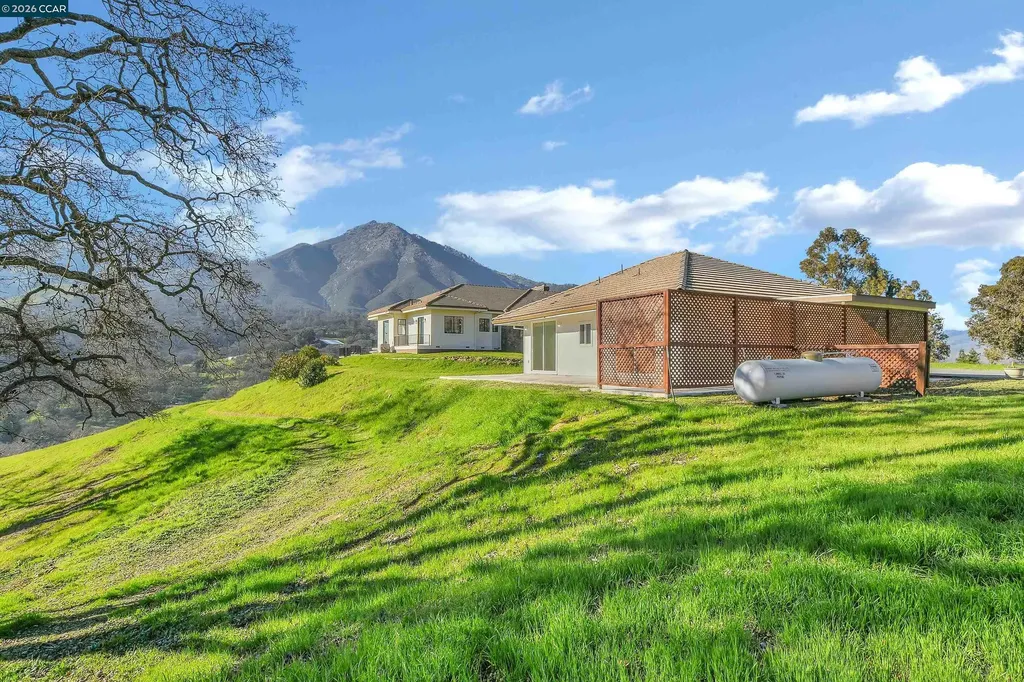 420 Leon Court Clayton CA 94517