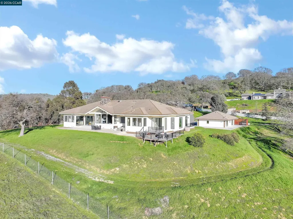 420 Leon Court Clayton CA 94517