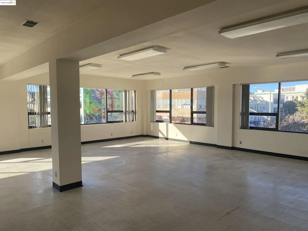 196 10th Street Oakland CA 94607