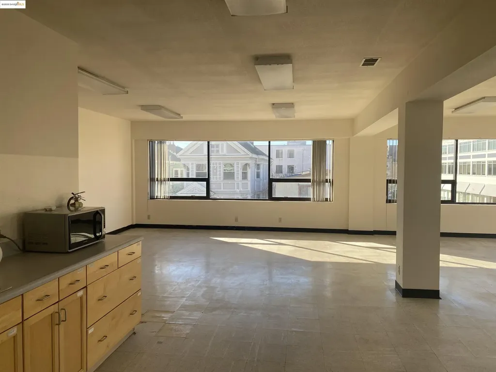 196 10th Street Oakland CA 94607