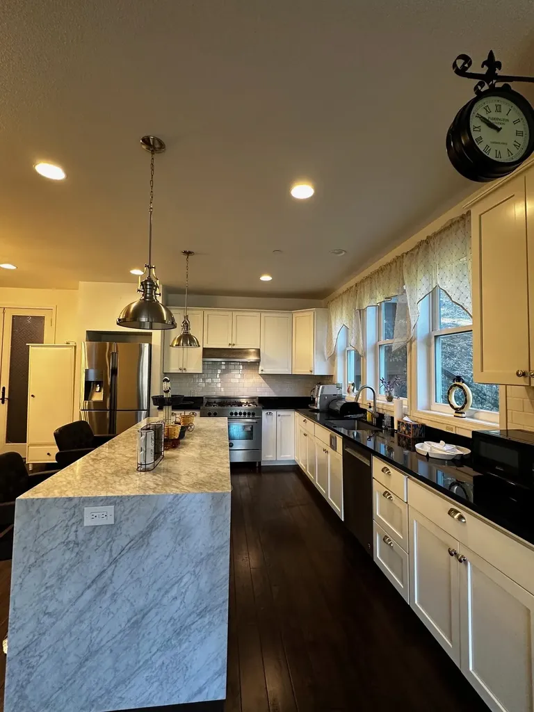 2276 Arrowhead Oakland CA 94611