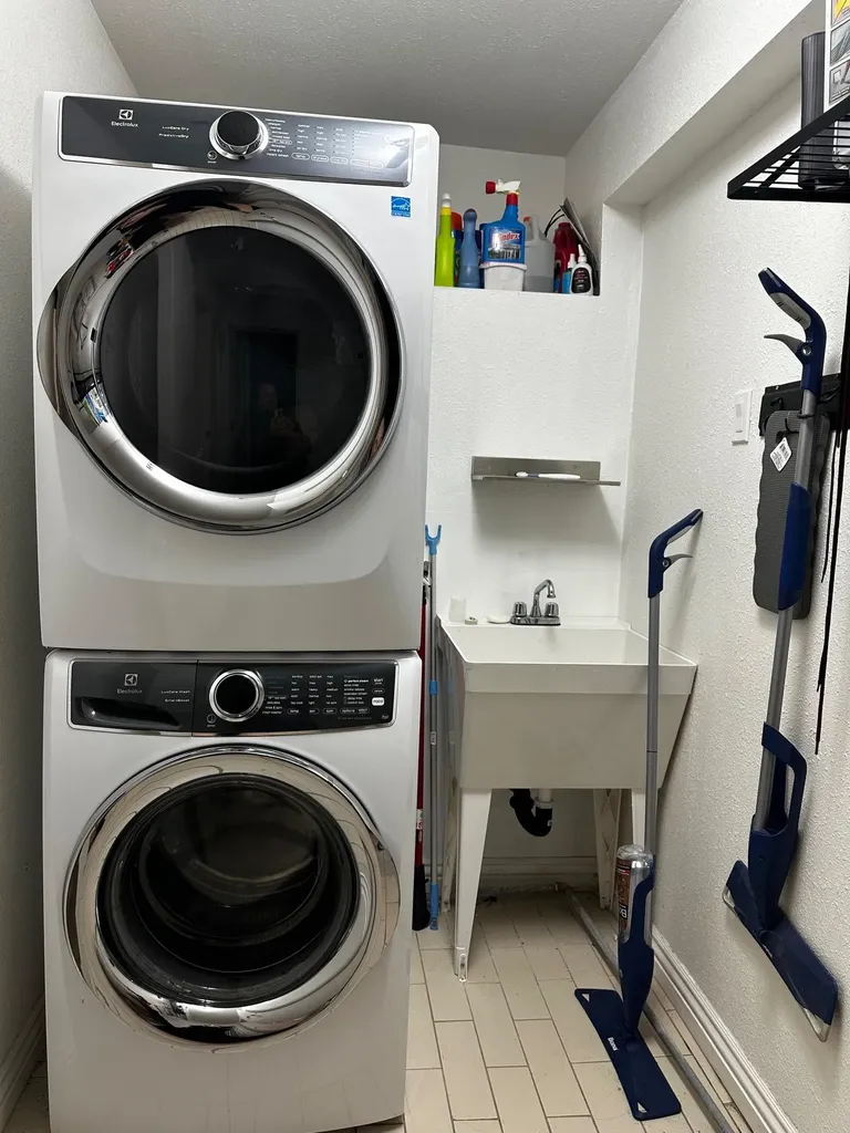 2276 Arrowhead Oakland CA 94611