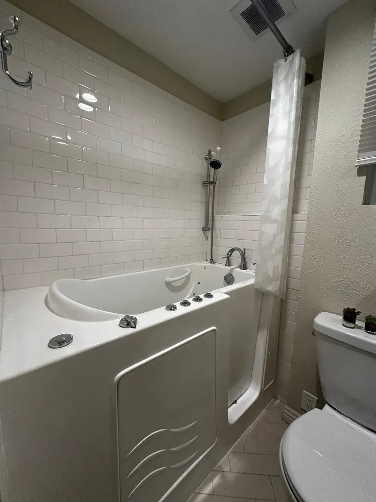 2276 Arrowhead Oakland CA 94611