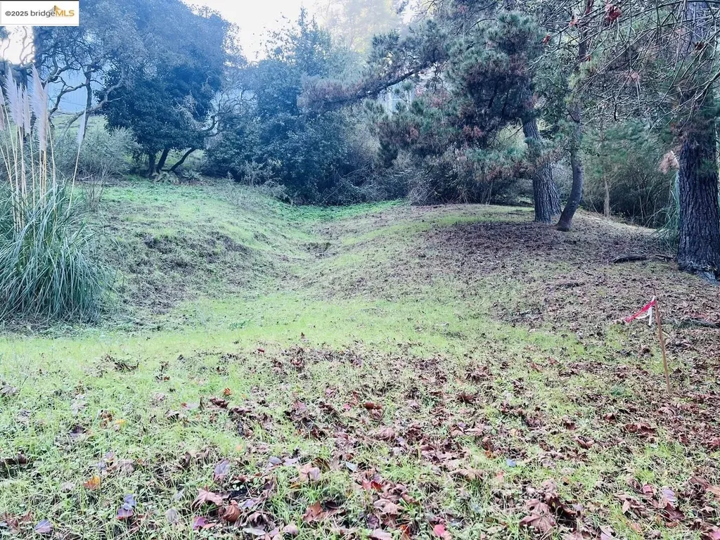 6622 Exeter Drive Oakland CA 94611