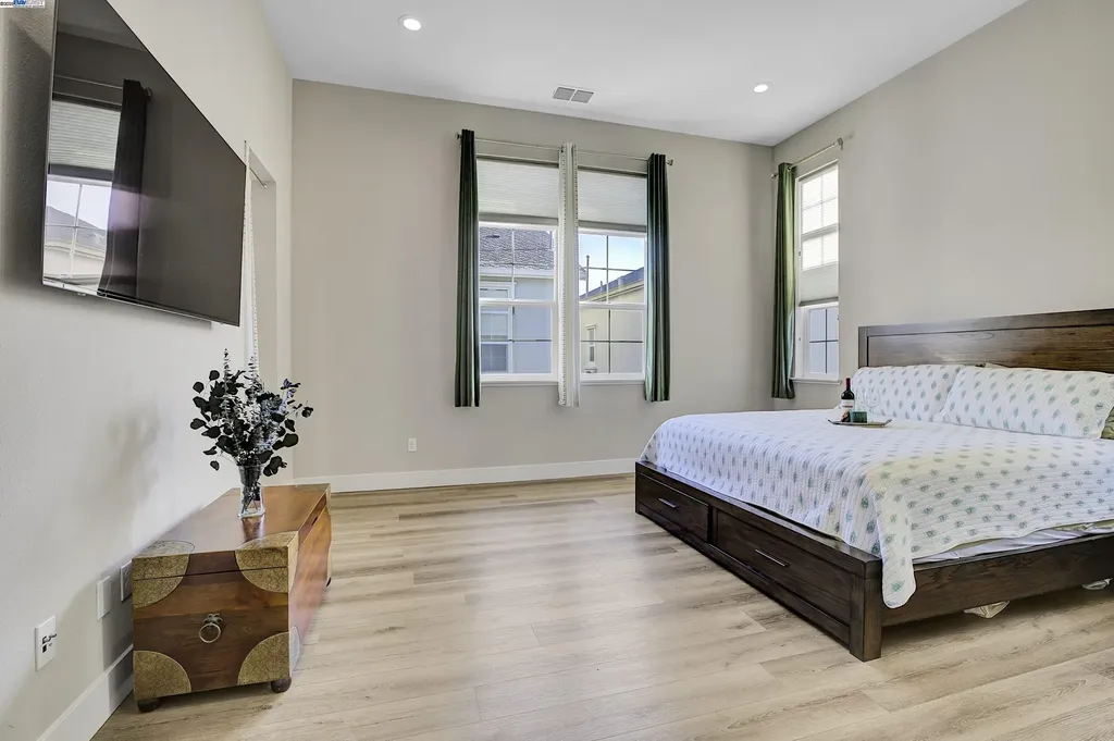 37515 Sea Bank Street Newark CA 94560