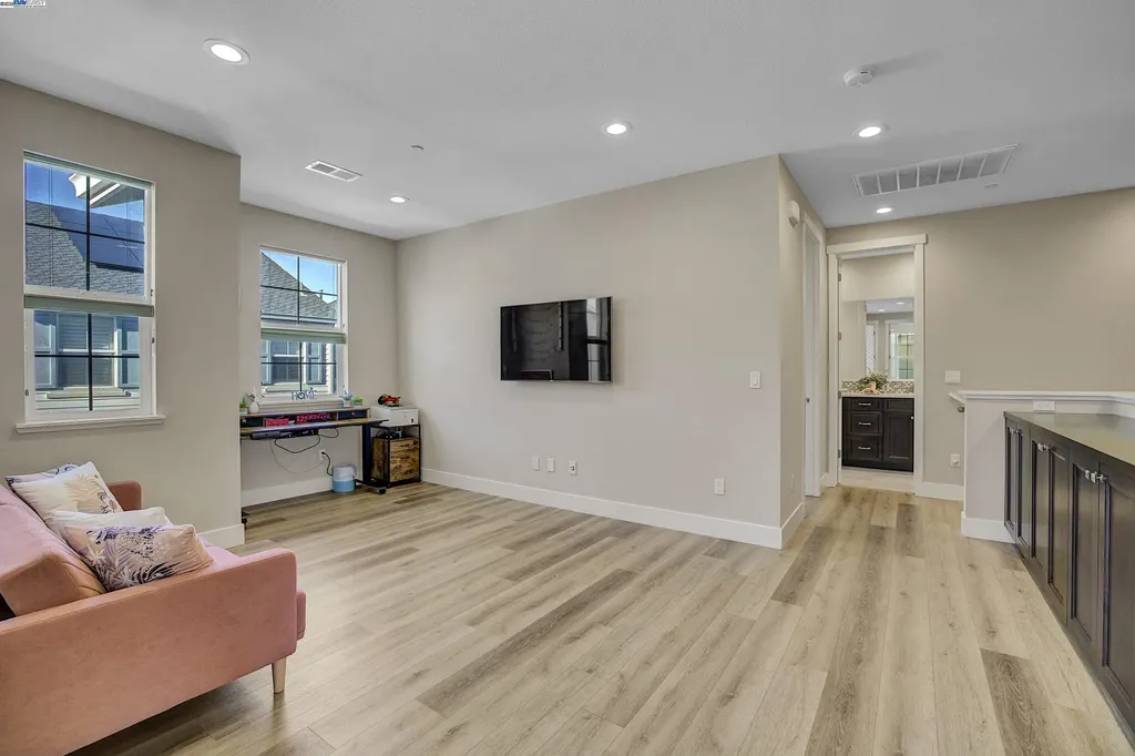 37515 Sea Bank Street Newark CA 94560