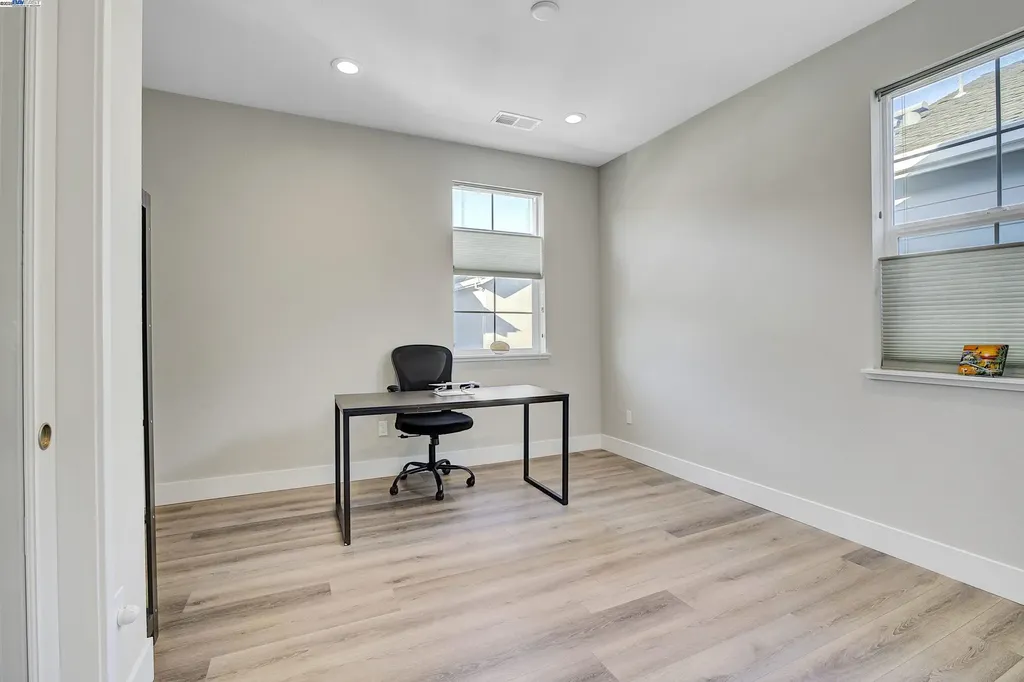 37515 Sea Bank Street Newark CA 94560