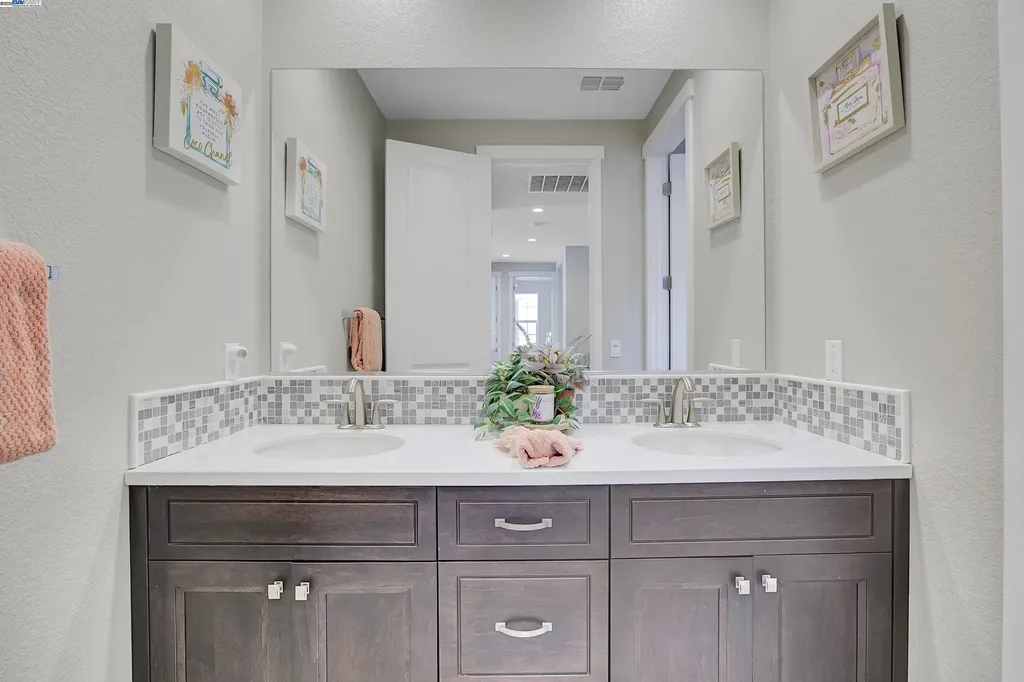 37515 Sea Bank Street Newark CA 94560