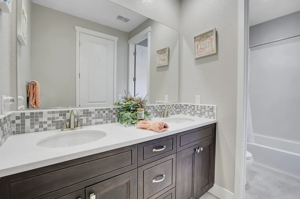 37515 Sea Bank Street Newark CA 94560